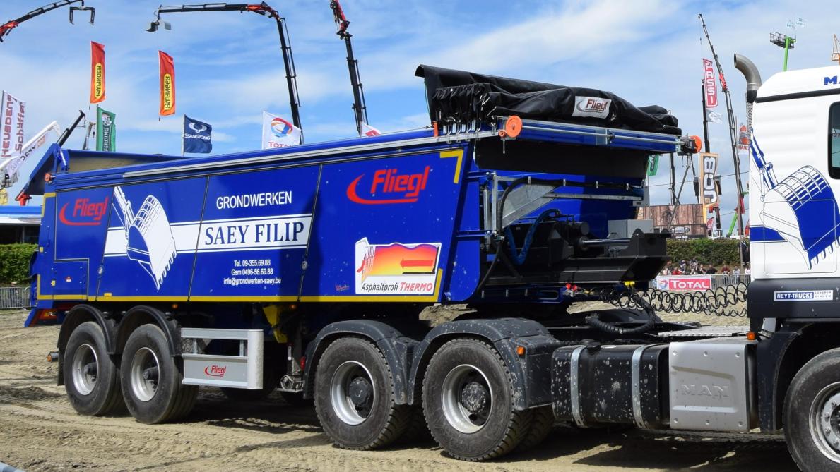 Fliegl Asphaltprofi ASS 272 afschuifwagen.