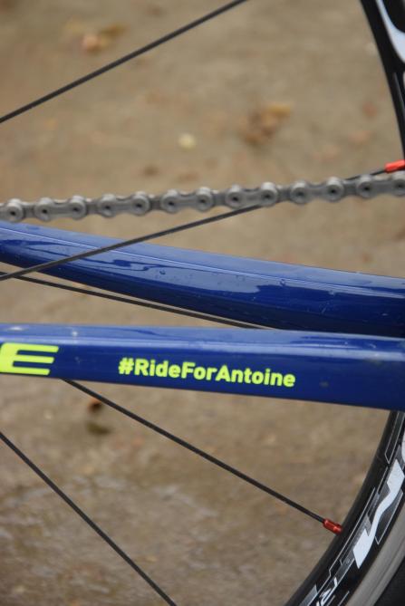 Met #RideForAntoine wordt ploeggenoot Antoine Demoitié herdacht die in 2016 overleed na een val in Gent-Wevelgem.