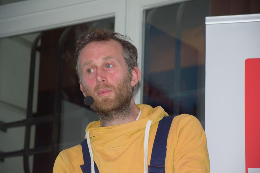 “Ik heb even veel boeken gelezen over economie als over landbouw.” Onderschat CSA-boer Tom Troonbeeckx niet.