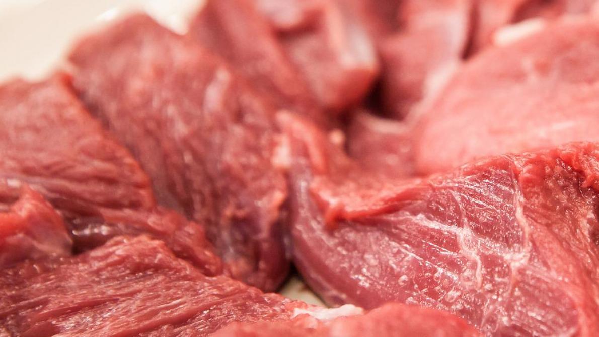 In de praktijk kan vlees afgeleid van dieren die na 30 augustus 2021 zijn geslacht, onder dezelfde voorwaarden worden uitgevoerd als vóór de uitbraak van de Afrikaanse varkenspest.