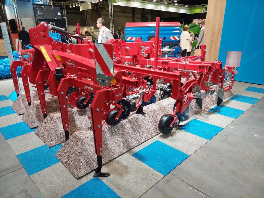 Er komen steeds meer mogelijkheden om onkruid op aardappelruggen mechanisch  te gaan bestrijden.