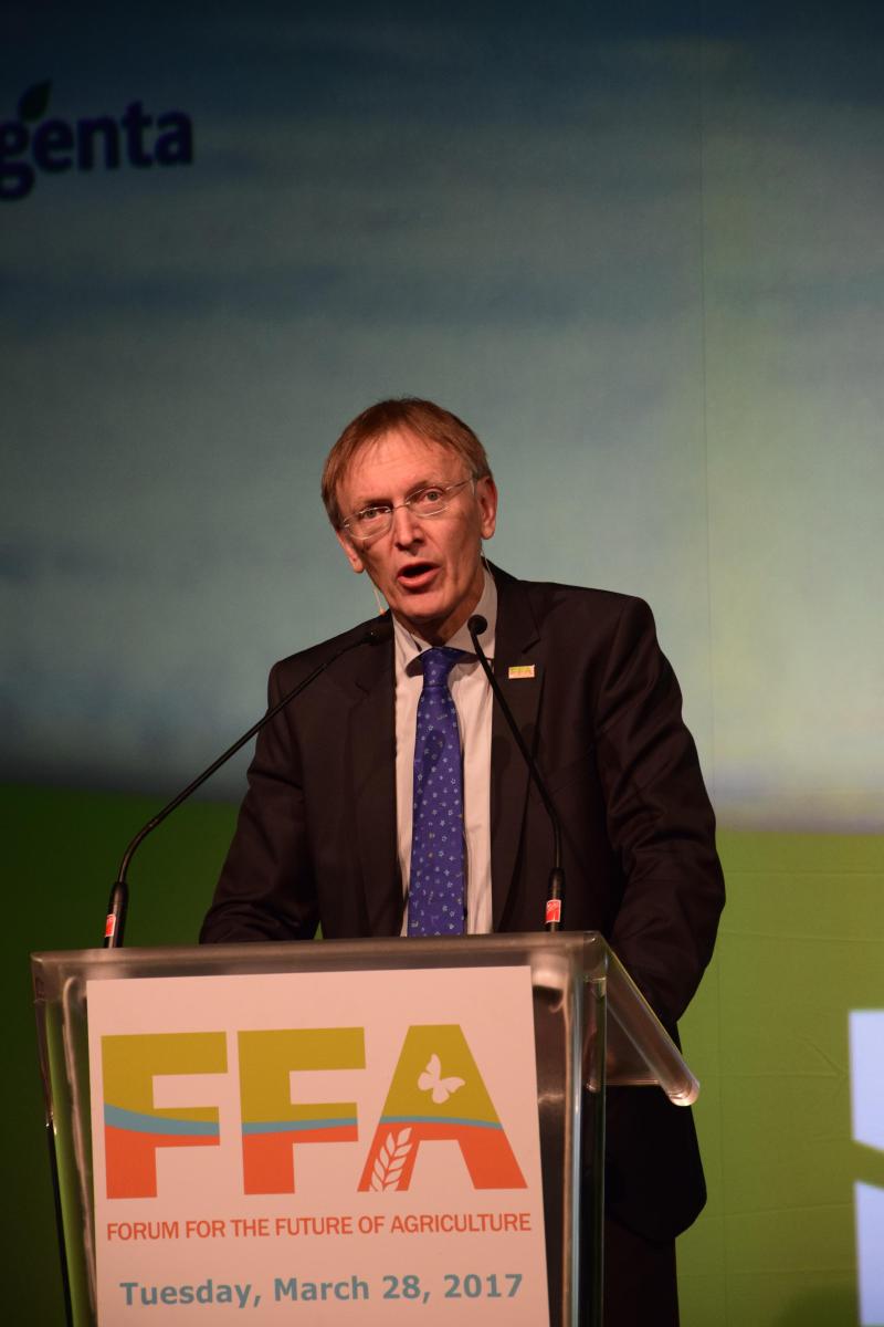 “We hebben de middelen, de vaardig heden en de kennis om het tij te keren”, vindt voorzitter Janez Potocnik.