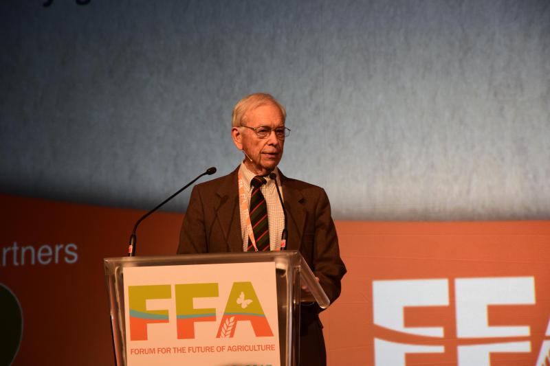 “Alleen veeteelt, op de juiste manier gemanaged, kan verwoestijning ongedaan maken”, weet Allan Savory.