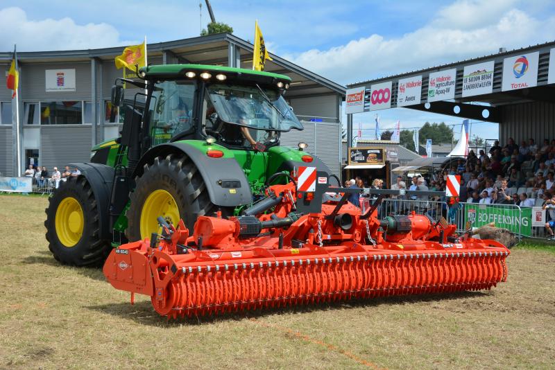 Een bewakingssysteem beheert de temperatuur en belasting in de aandrijflijn van de Kuhn HR 6040R rotoreggen.