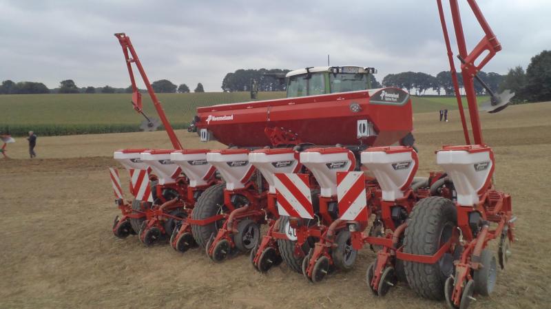 De Optima SX High Speed precisieplanter van Kverneland kan zaaien tot 18 km/u.