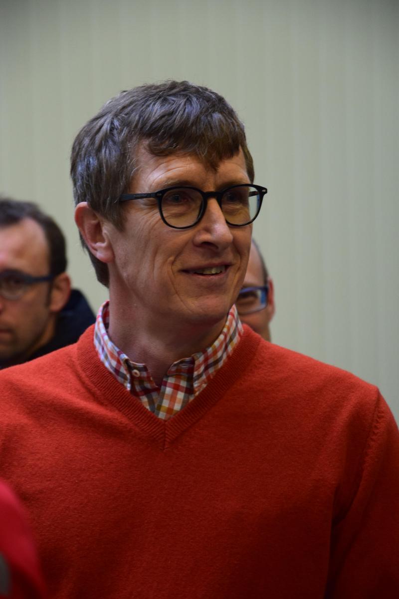 Claude Vanderschelden (Inagro) verzorgt de bewaring van de witloofwortels en beheerst de energievoorziening .
