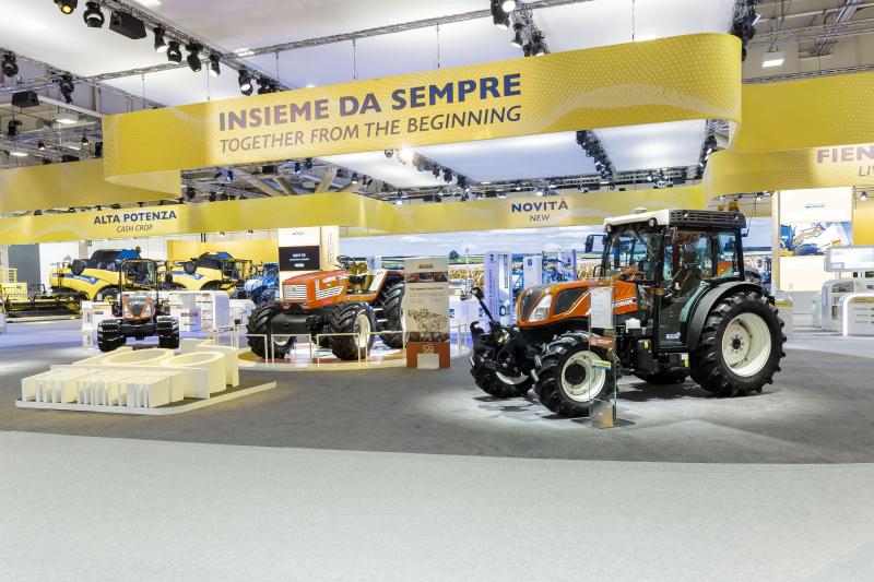 New Holland pakte met de speciale ‘FIAT’-serie groot uit op de EIMA-beurs in Bologna.