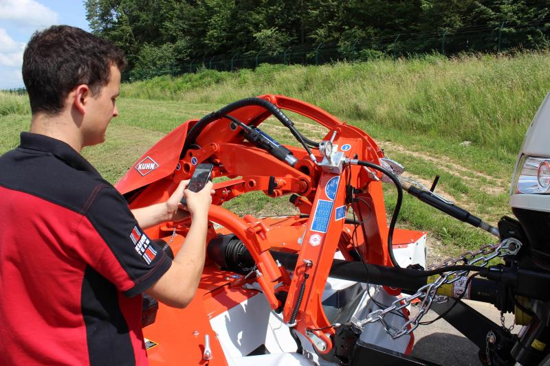 RedVista van Kuhn vervangt de handleiding van je machine. Via deze handige app op de smartphone vind je de smeerpunten makkelijk terug.