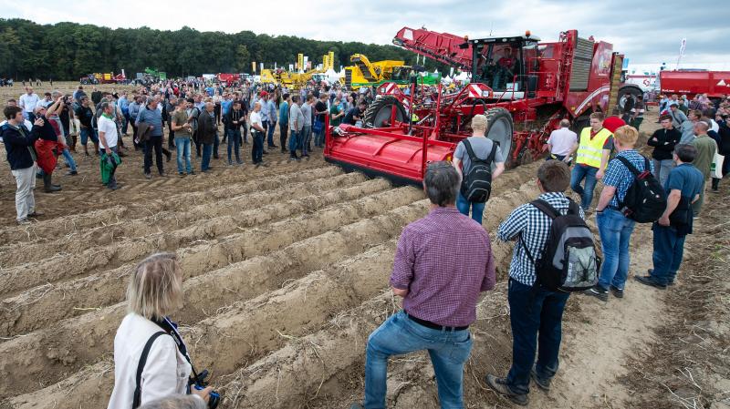 In met name West-Vlaanderen zijn een hele serie grote fabrikanten van aardappelmachines te vinden, zoals AVR, Dewulf en Grimme Belgium.