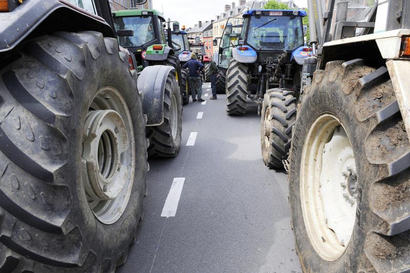 De EMB protesteerde in 2009 maar ook nog vele keren daarna door met de tractor de straat op te gaan.