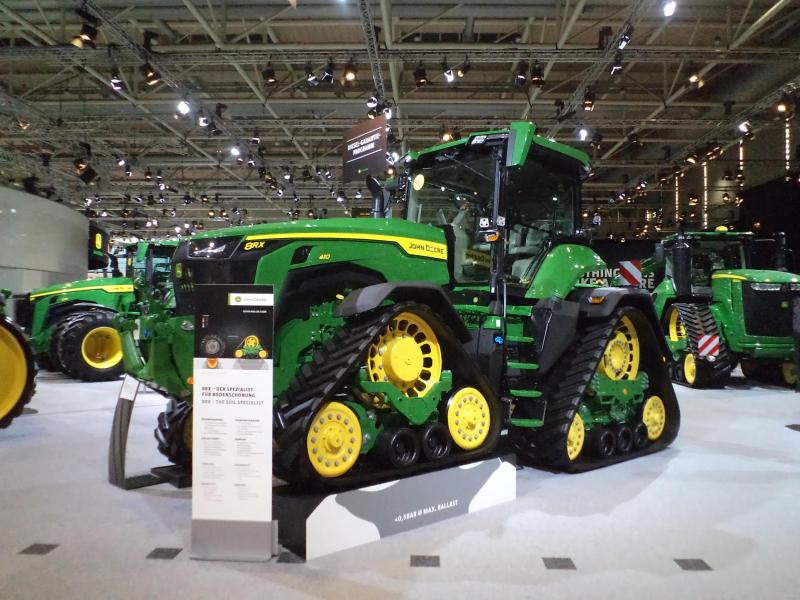 John Deere heeft ‘rupsennieuws’ bij de 8-serie en vernieuwing bij de 7R en 6M.