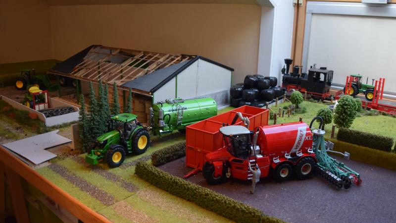 Miniatuurtafereel over het injecteren van drijfmest.