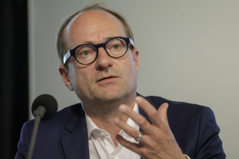 Na het aanpakken van dierenwelzijn in de slachthuizen wil Vlaams minister Ben Weyts ook het transport van varkens bekijken.