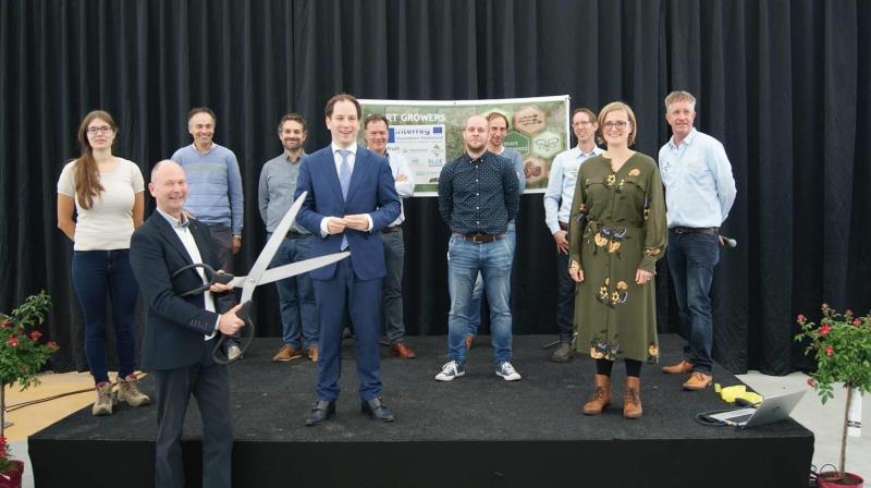 Het Interregproject Smart Growers is een samenwerking van pcfruit met 8 Vlaamse en Nederlandse onderzoekscentra. Het project werd op 3 september gelanceerd in Venlo (NL).