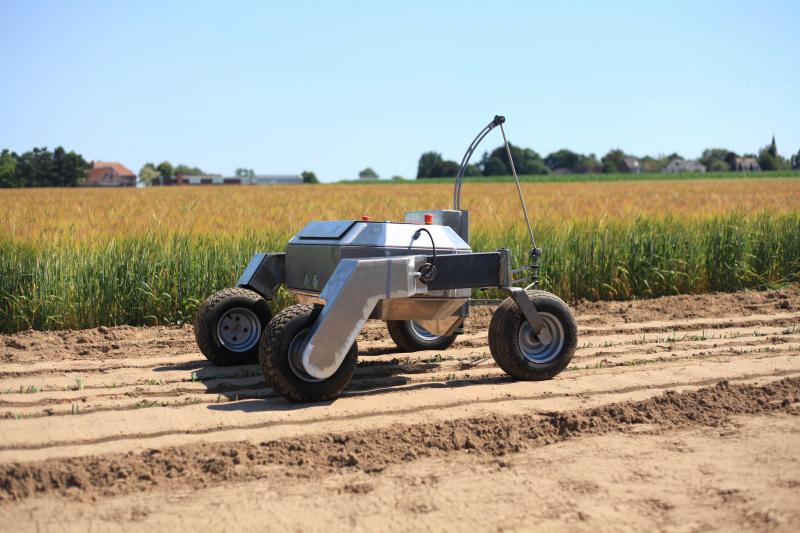 Om de robot zo functioneel en efficiënt mogelijk te maken, is dialoog met de landbouwer broodnodig.