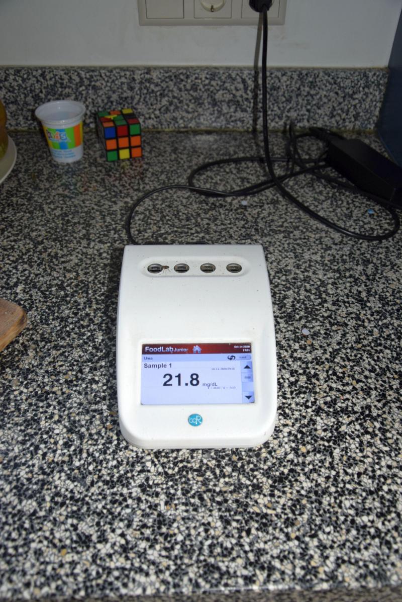 Met de ureummeter kan je uiteindelijk voorspellen hoeveel eiwit er in het gras zit.