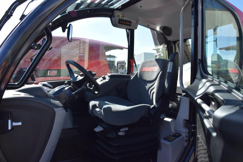 Een nieuw  afwerkingsniveau ‘Platinum’ is beschikbaar voor de verreikers van Manitou.
