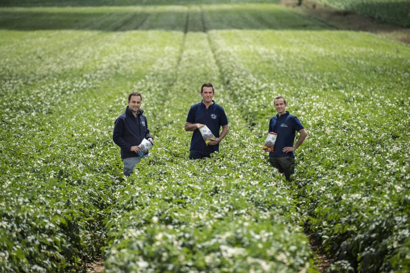 Het doel van de 3 landbouwers is om een betere prijs te krijgen voor hun aardappelen zodat ze het voortbestaan van hun bedrijven kunnen garanderen.