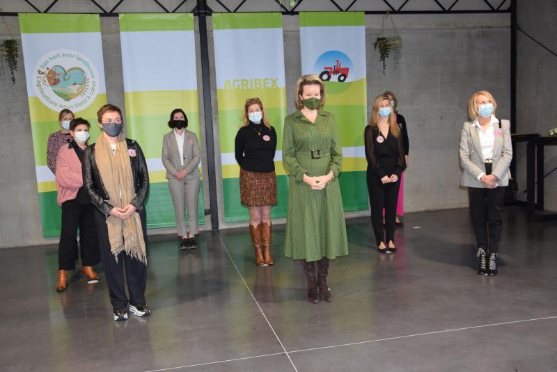 Acht vrouwen uit de landbouwsector hadden de eer om een gesprek aan te gaan met koningin Mathilde.