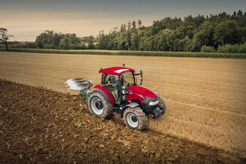 De Farmall C tractorenreeks krijgt een nieuwe motor mee.