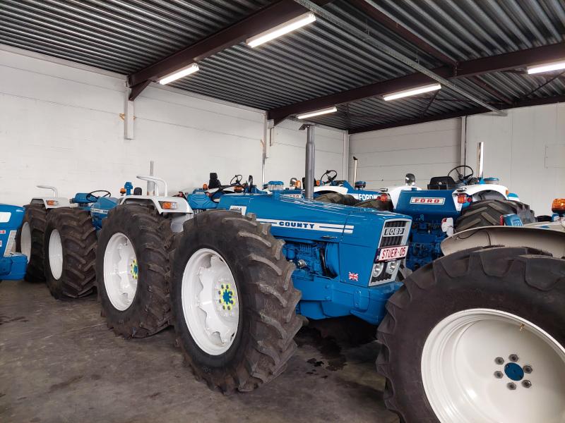 De gebroeders Stuer hebben al een mooie reeks Ford(son) en Ford County-tractoren bij elkaar verzameld.