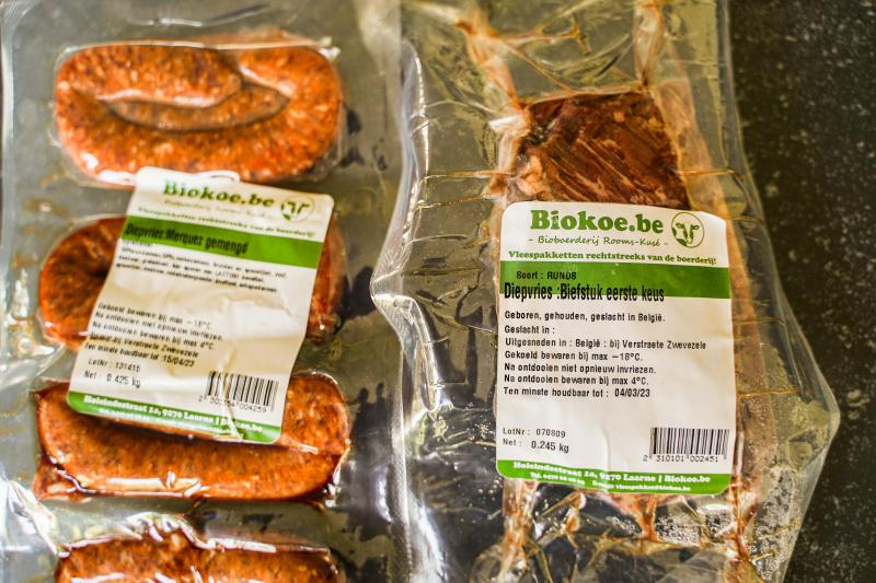 In 2008 startten Johan en Isabel met vleesverkoop in korte keten. Ze kozen ervoor om hun vlees niet biologisch te laten verwerken.