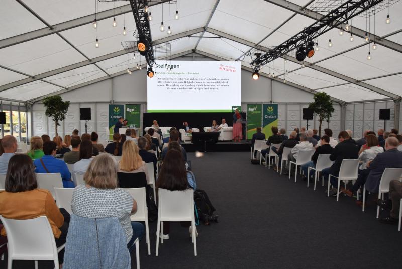 Het stellingendebat tijdens de Agridagen verliep best pittig. Vlaamse varkenshouders zijn de huigie situatie duidelijk beu. D situatie in het buitenland is beter dan bij ons.