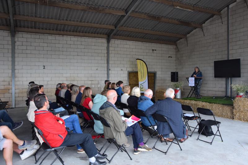 Via een persmoment, studiedag, ontdekkingswandeling en later nog een familiedag wordt het dubbeljubileum in Geel Ten Aard gevierd.