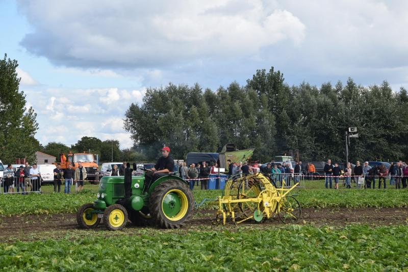 Zelfbouw-  bietenrooier  uit 1938.
