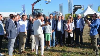 De erkenning van een serie brede weersverzekeringen werd aangekondigd op de Werktuigendagen. Onder meer ex-landbouwminister Joke Schauvliege - hier rechts op de foto - gaf de aanzet tot het vervangen van het rampenfonds door een verzekeringssysteem.