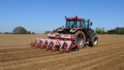 Het zijn geen ideale weersomstandigheden om de maïsteelt in te starten.