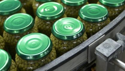 Niet enkel de primaire sector heeft het moeilijk, ook de verwerkende sector krijgt het lastig.