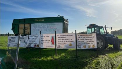 De boeren vragen aandacht voor verdwijnende landbouwgronden.