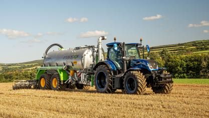 De LNG-aangedreven T7-tractor biedt dezelfde prestaties als de dieselaangedreven versie.