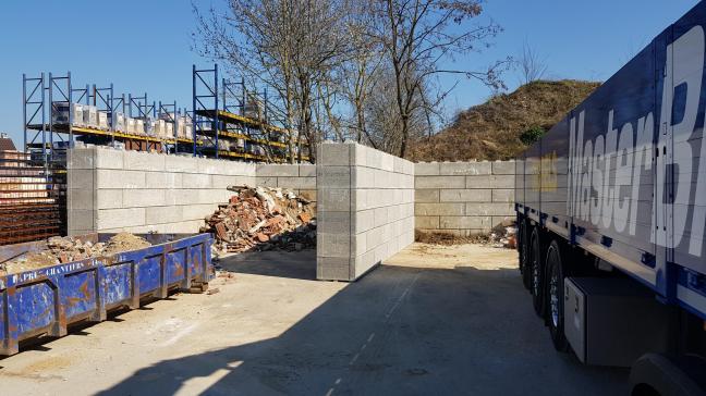 Voordeel van de Lego-achtige stapelblokken is dat je een gebouw in geen tijd kunt op- of afbreken.