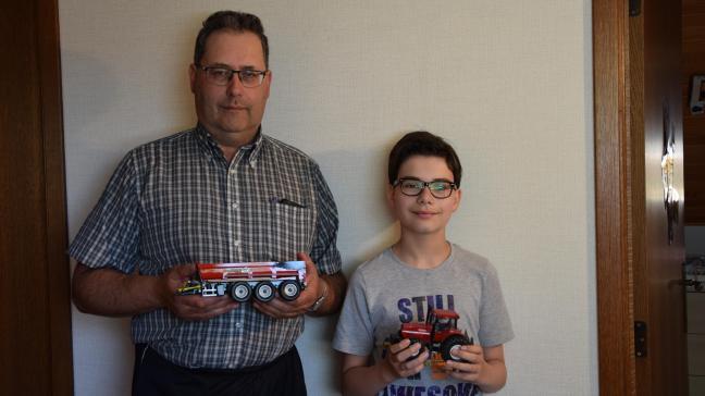 De appel valt niet ver van de boom: ook Luc’s zoon, Timo, zette zijn eerste stappen in de modelbouw en bouwde een eigen miniatuur Steyr tractor.