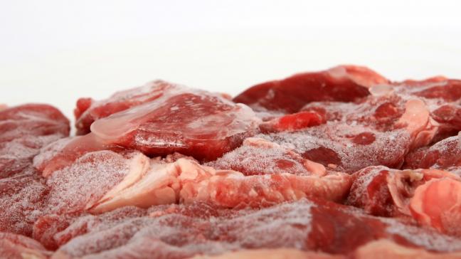 Volgens het FAVV is testen van vlees onnodig, omdat het virus zich niet via voedsel kan verspreiden.