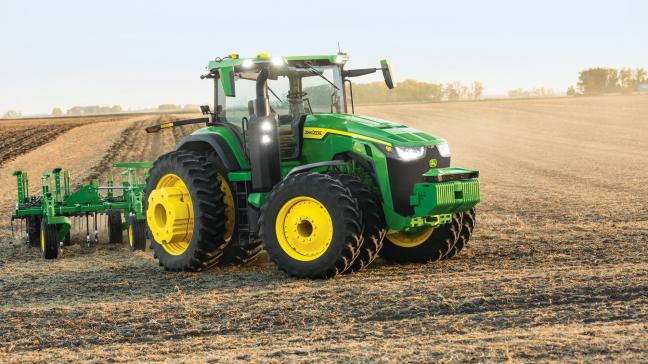 John Deere zijn autonome tractor is gebaseerd op zijn gekende 8R-serie.