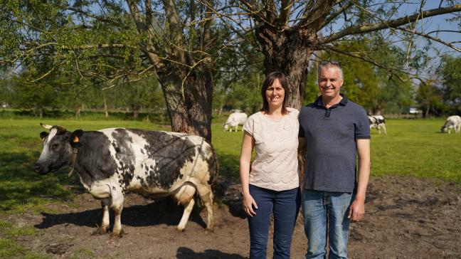 Johan en Isabel schakelden zo’n 20 jaar geleden om naar dubbeldoelkoeien en konden daardoor ook omschakelen naar een biologisch melkveebedrijf.