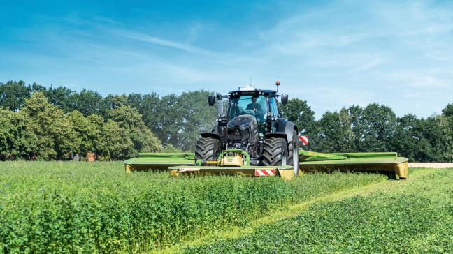 De EasyCut B 950 Collect is vernieuwd met Isobus-comfortbediening.