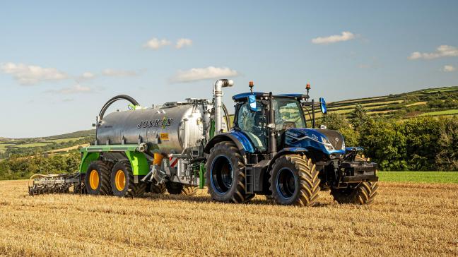 De LNG-aangedreven T7-tractor biedt dezelfde prestaties als de dieselaangedreven versie.