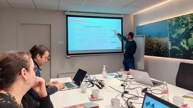 LG-maïsrassen die beter droogtetolerant zijn, krijgen het label ‘Hydraneo’ mee, legt Thomas Truyen van Limagrain uit.