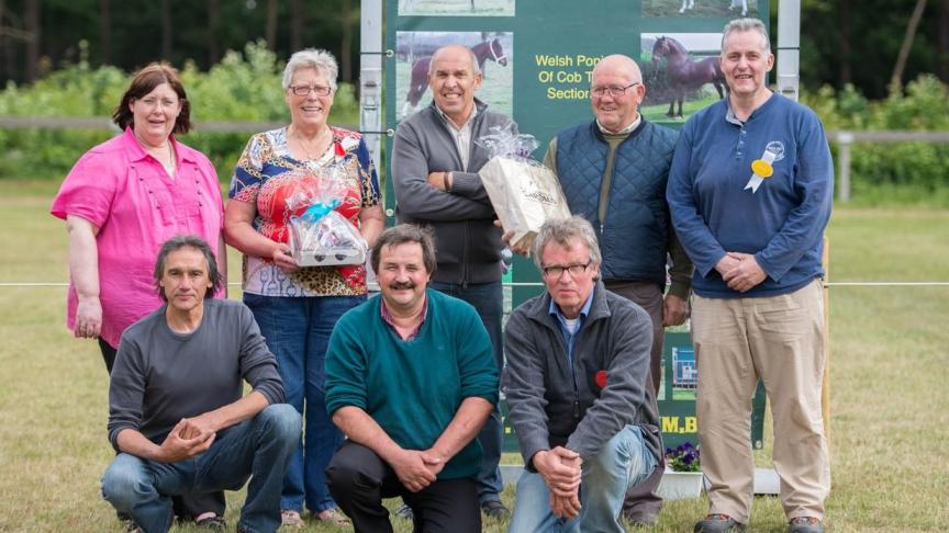 Bestuur van Welsh Belgium met Etienne De Sutter (voorzitter), Anita Aerts (secretaresse), Hilde Frissen-Van Wilderode (penningmeester), Marc Aerts (ondervoorzitter) en Freddy Bellefroid (bestuurslid) vormen het hedendaags bestuur van Welsh Belgium.