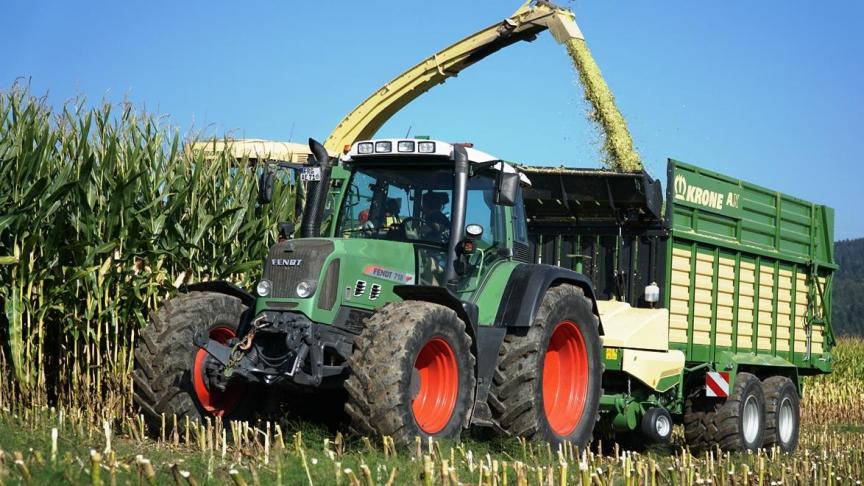 De AX opraapwagen van Krone is er nu ook met hakselopbouw.