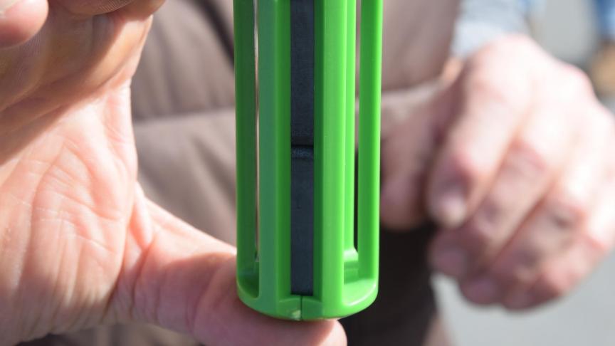 Magneten als deze worden in de koeienmaag geplaats om magnetisch afval bij te houden.