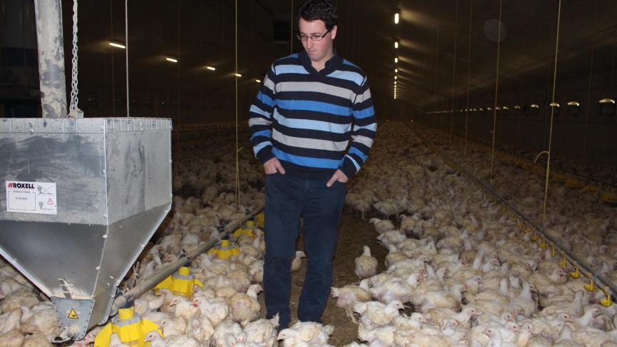 Driemaal per dag doet Pieter een controleronde in de stal.