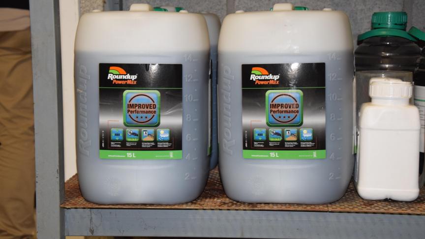 Bayer kreeg Roundup in handen door de overname van Monsanto. Tot dusver heeft het bedrijf altijd volgehouden dat het middel veilig voor gebruik is.