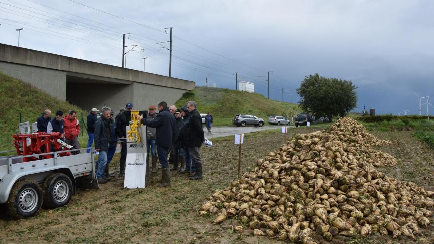 Het Bieteninstituut en de Tiense Suikerraffinaderij gaven vorige week op meerdere plaatsen toelichting bij het micro-ontkoppen van de suikerbieten.