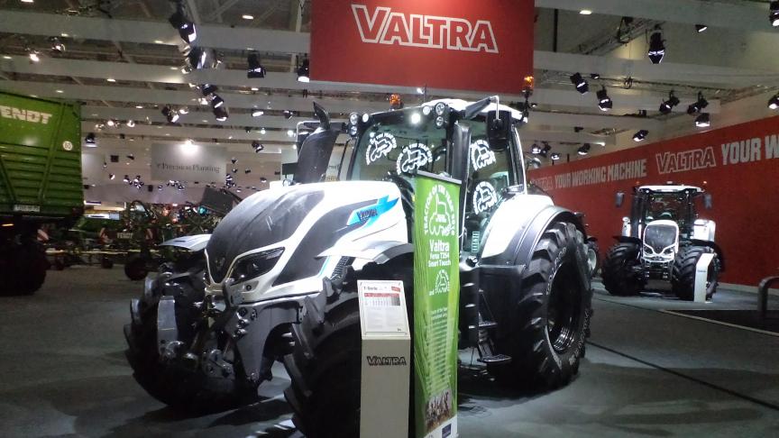 De Valtra T254 Smart Touch werd verkozen tot ‘Tractor of the year’ en kreeg ook nog de prijs voor het beste design mee.