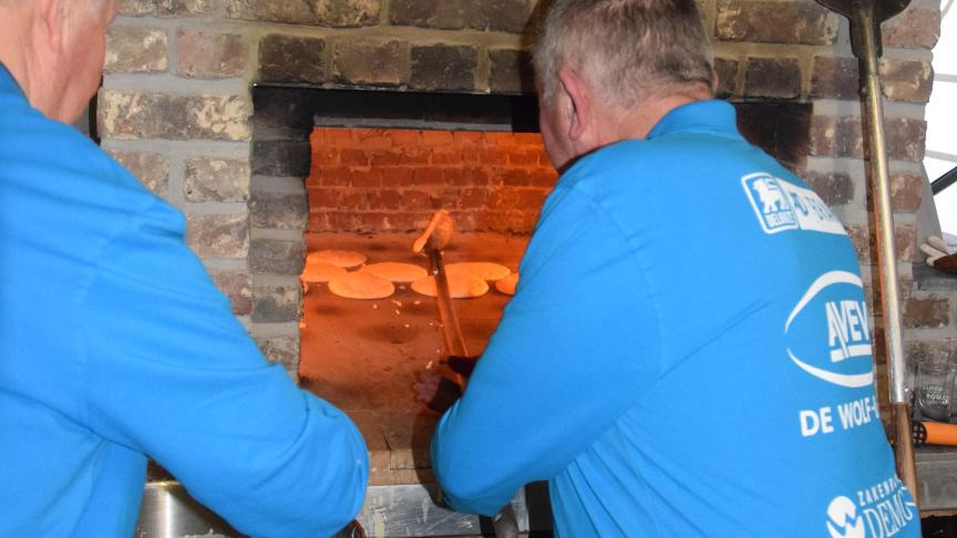 De streek is ook gekend voor haar Geutelingen, een erkend Vlaams streekproduct, op basis van melk, bloem en eieren.